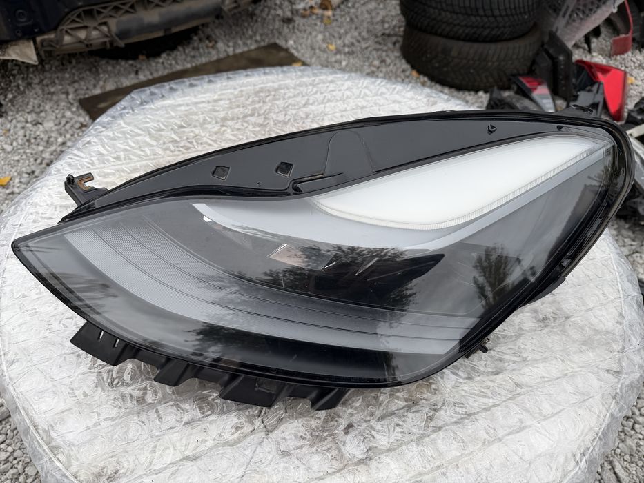 Фар Tesla Model 3/Model Y Matrix 2021 год.-