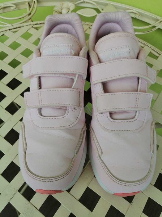 Продавам детски маратонки