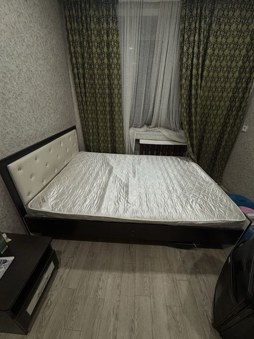 Кровать полуторка с матрасом