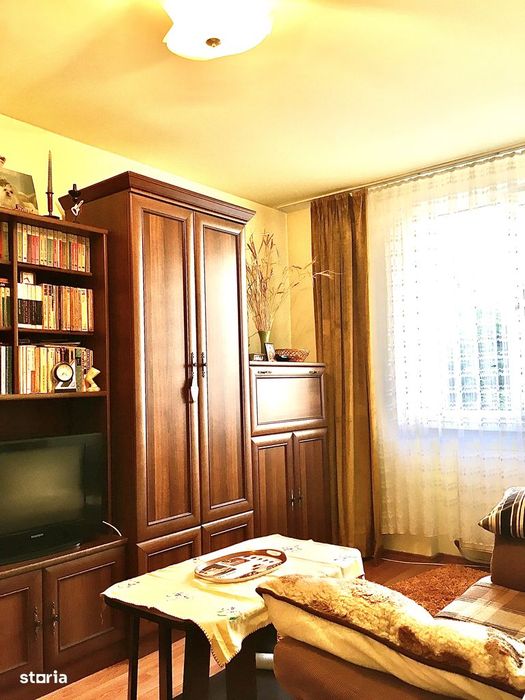 Vând apartament 2 camere Cartier Dacia, Deva - etaj 2