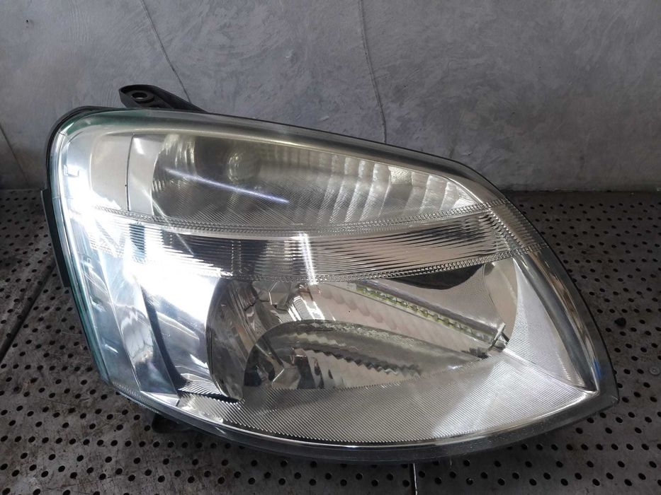 Far dreapta citroen berlingo