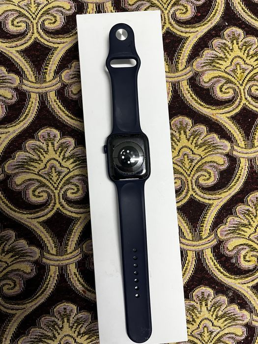 Apple Watch 6 продаётся