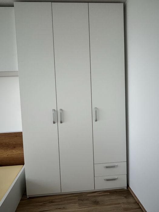 Vand dormitor cu dressing complet