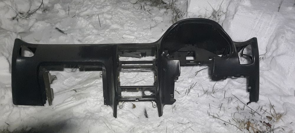 Торпеда/панель субару легаси