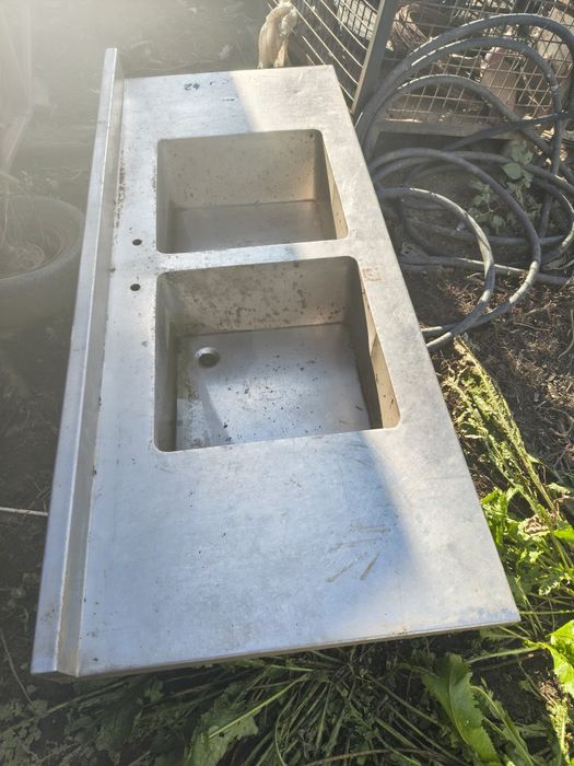Vând chiuveta inox dublă