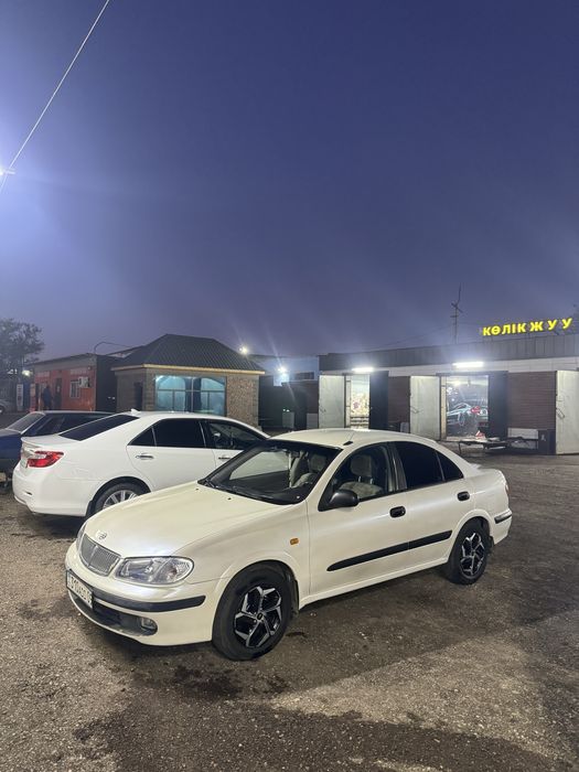 Nissan sunny 2000г