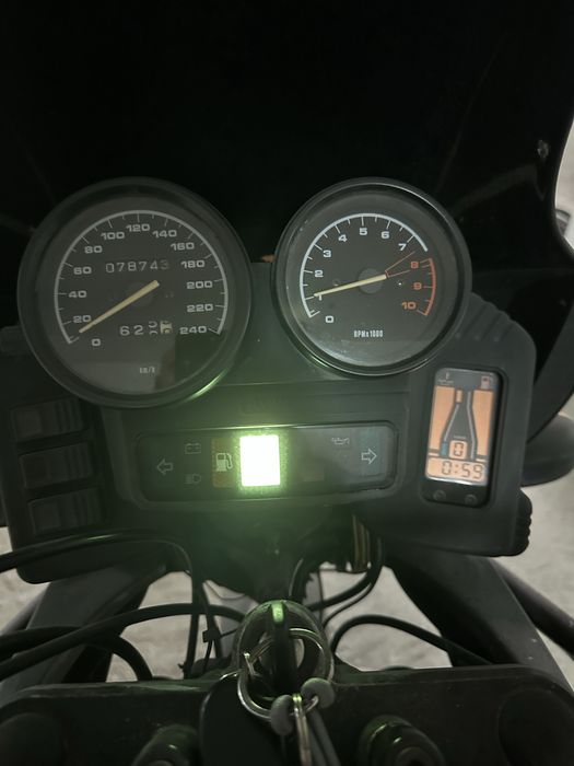 Продавам BMW R1100GS
