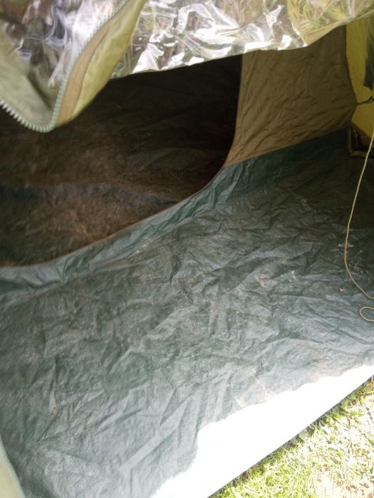 Продавам шаранска палатка запазена разпъва се лесно става за две легла