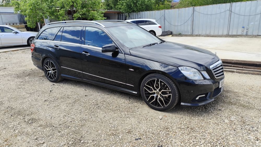 На части Мерцедес Е класа   265кс W212 комби 350CDI  2011г