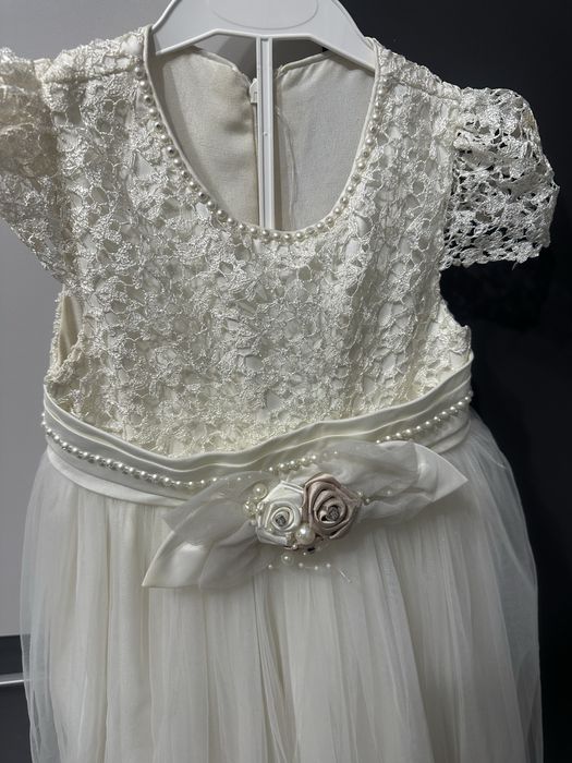 Праздничное Платье для девочки , белое на 6 - 10 лет