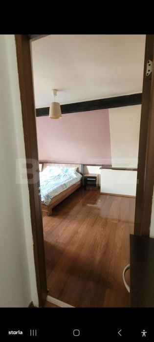 Apartament cu 2 camere, semidecomandat, etaj 3/3,  cu parcare, zona Mu