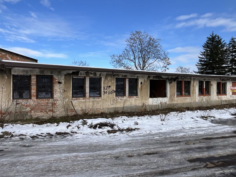 Самостоятелна сграда с 4 апартамента и 7 еденични съай