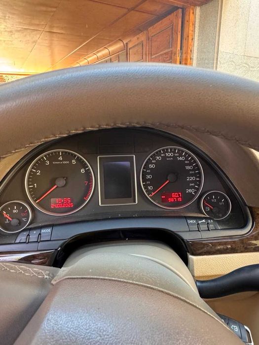 AUDI  А4  2008-год