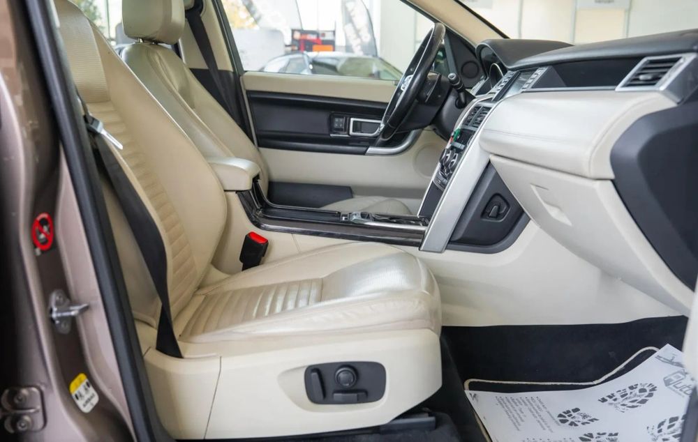Land Rover Discovery Luxury Sport 2.0, 2015