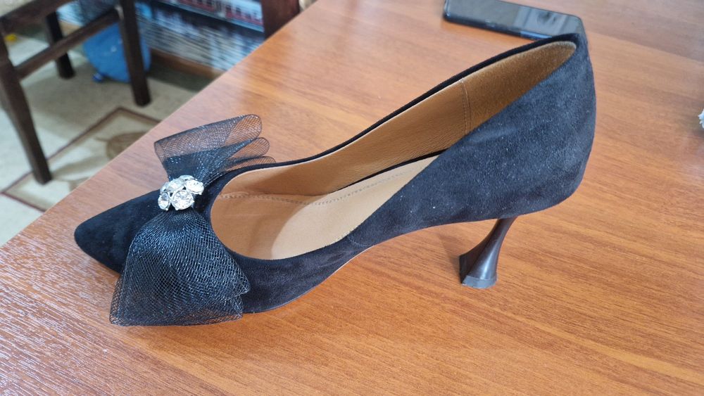 Женские туфли черные