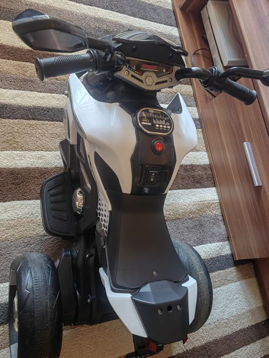 Акумулаторен мотор MONI