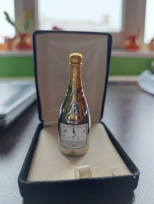 Часовник - сувенир