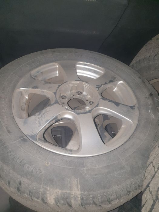 Продам диски на зиме оригинал.естима