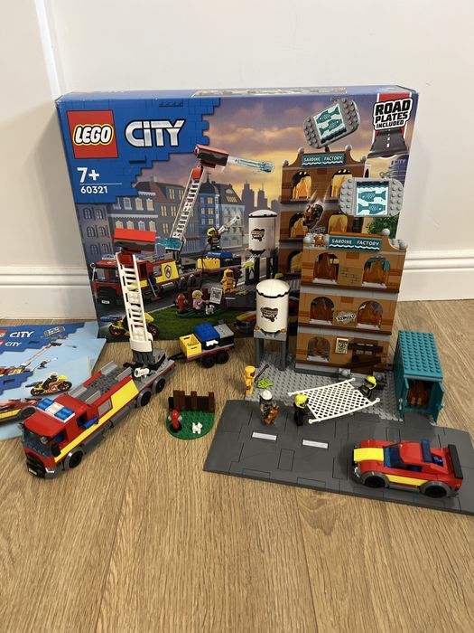 LEGO City 60321 – Brigada de Pompieri (fara moto si un omulet)