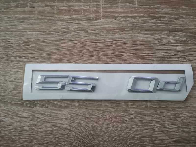 сребриста емблема BMW 550d