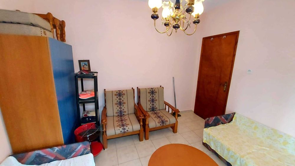 Продава къща с площ 79 м2 и двор 200 м2 в Аспровалта, Гърция