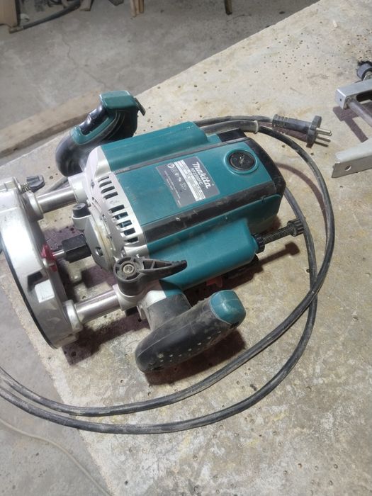 Фрезер Makita 2300 FC