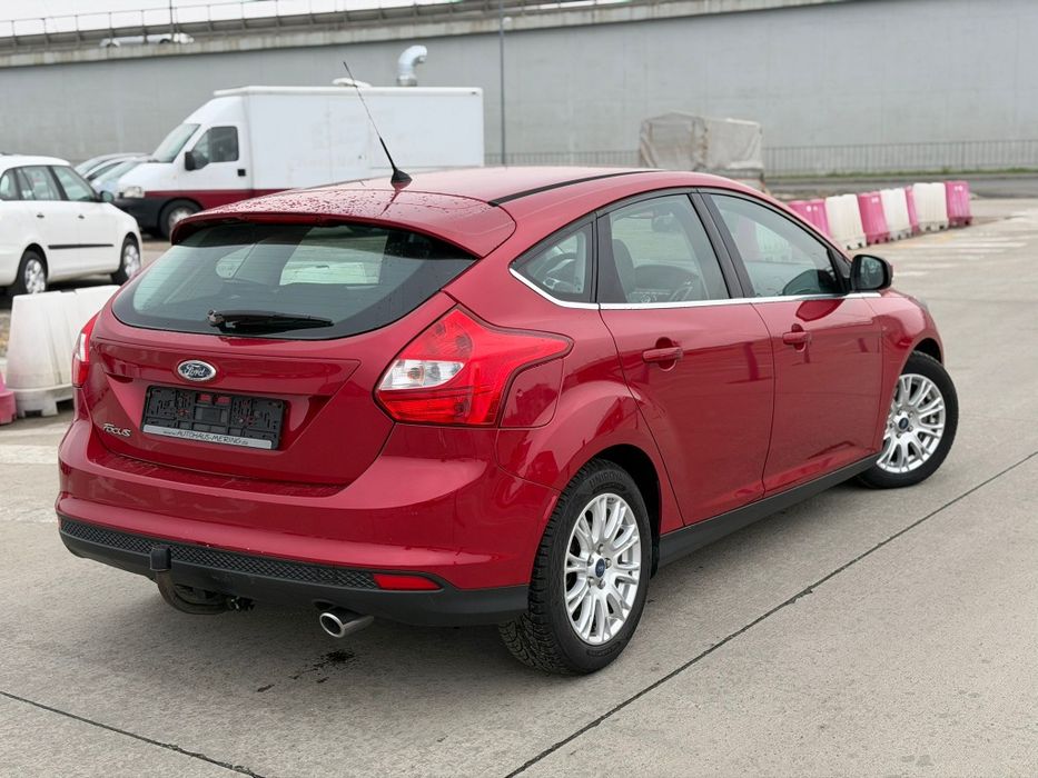Vând Ford Focus Titanium