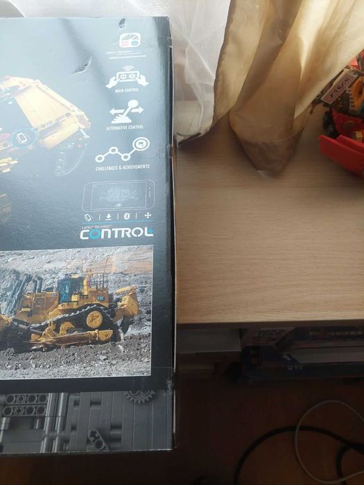 LEGO 42131 Cat D11 Bulldozer