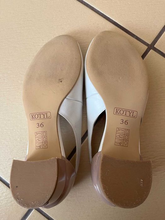 Сандали кожени бели