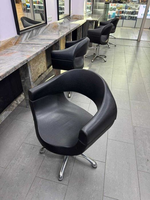Парикмахерское кресло