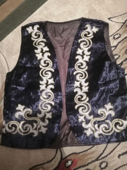 Продаётся жилет национальный