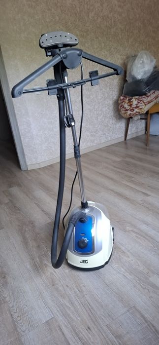 Парогенератор. Отпариватель для одежды.