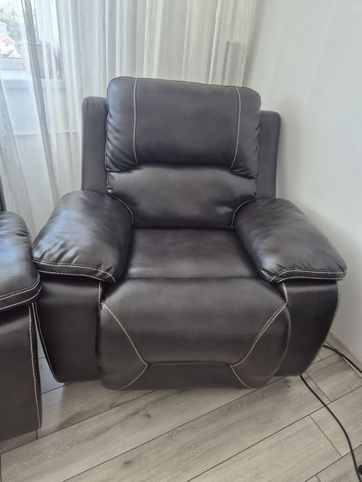 Vand set canapea  cu recliner