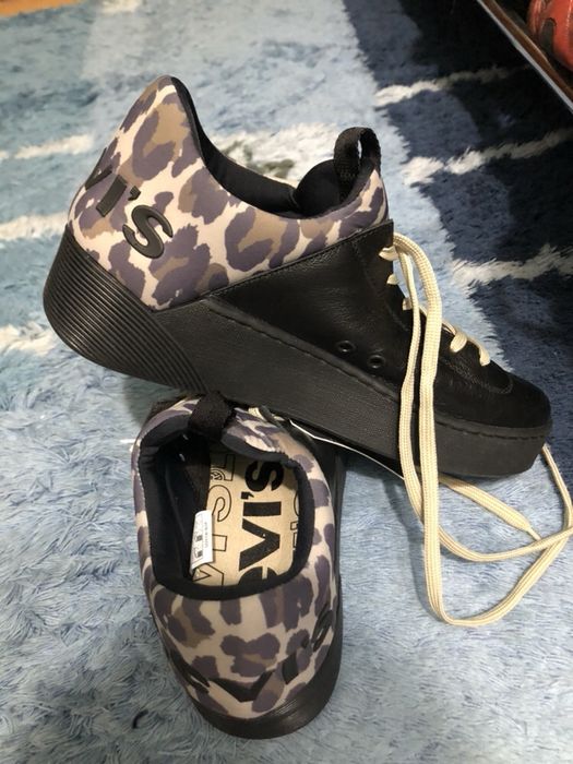 Обувки естествена кожа levis