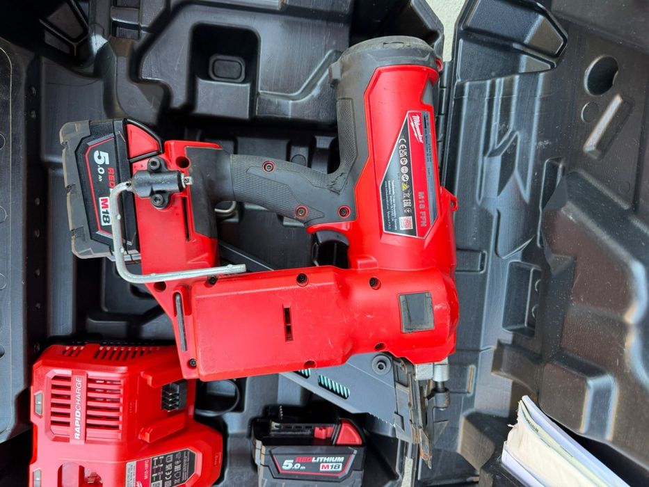 Milwaukee pistol de cuie pe acumulator