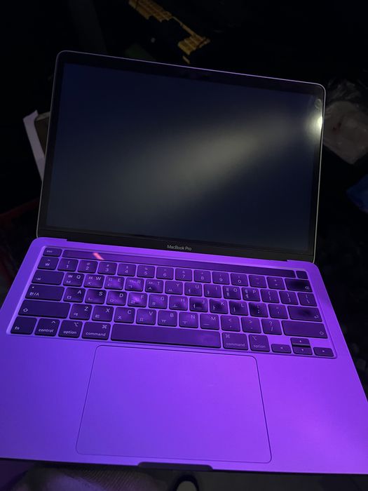 Macbook pro 2020 8/512 xolati 10/10 quvati 6 soatgacga bemalol
