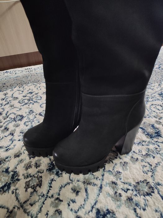 Продам сапоги 2 пары ( зима и осень )