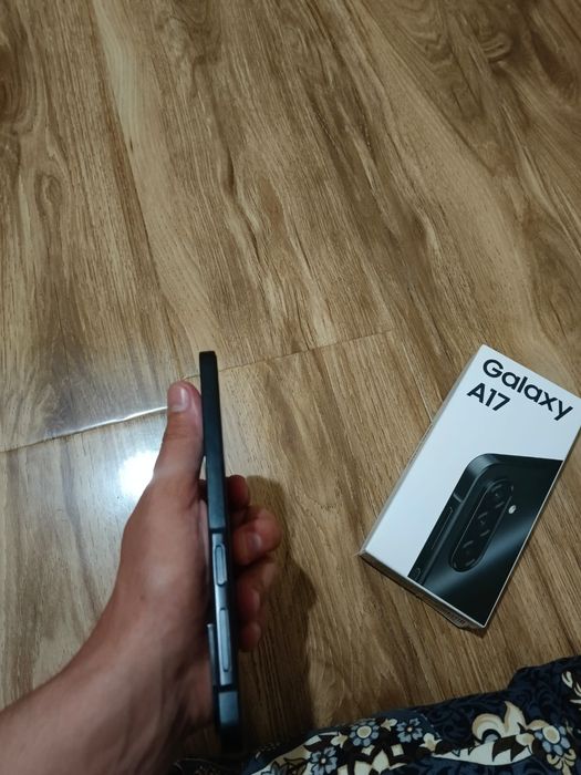 Срочно Продам самсунг А17