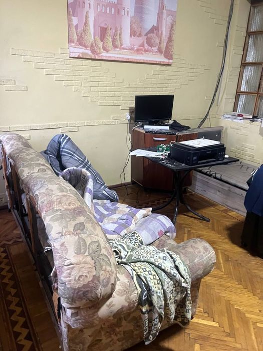 Продается кроваты и диваны