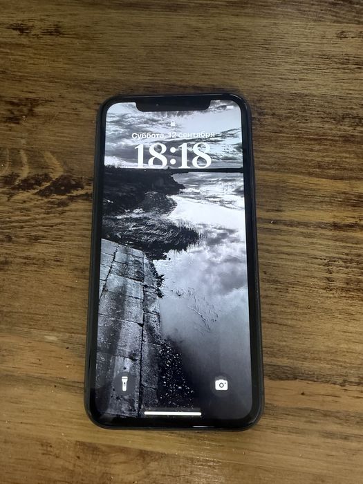 Продам Iphone 11, 64Gb