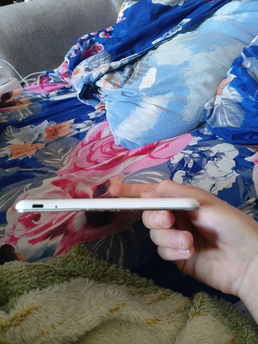 Продам  планшет Huawei в хорошем состоянии