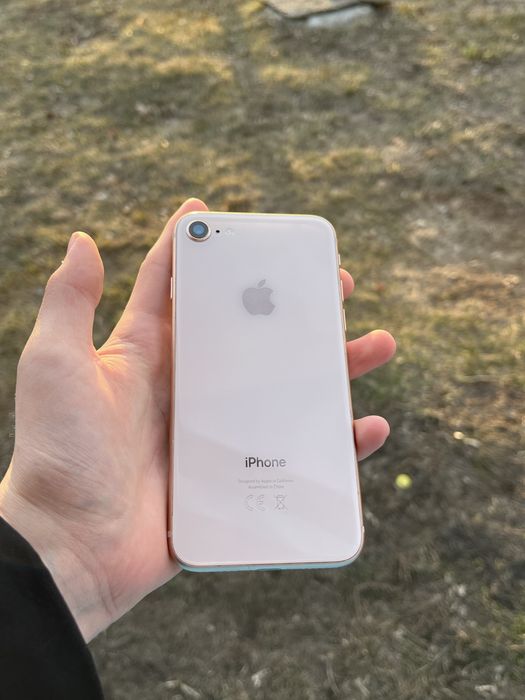 Айфон 8 64 гб золотт