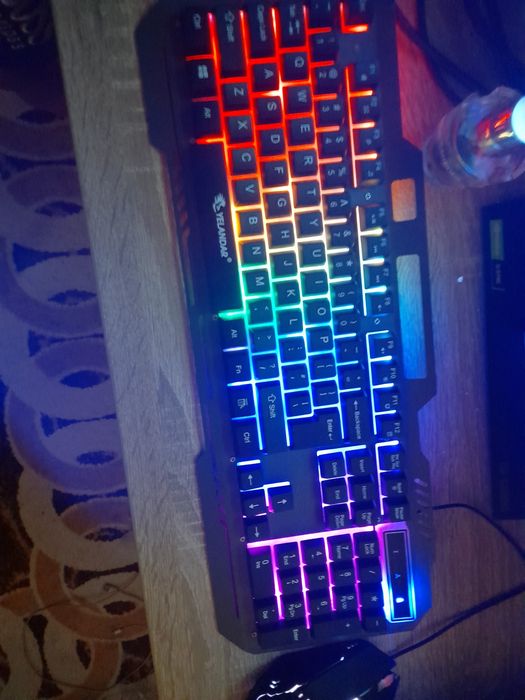 Laptop  HP monitor de gaming asus cu un ps4pro  cu ps4 slim cu 2 manete FIFA 23  tastatură maus  calculator medion  negociabil