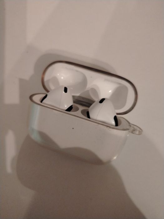Airpods pro продаётся 20 к можно  торг