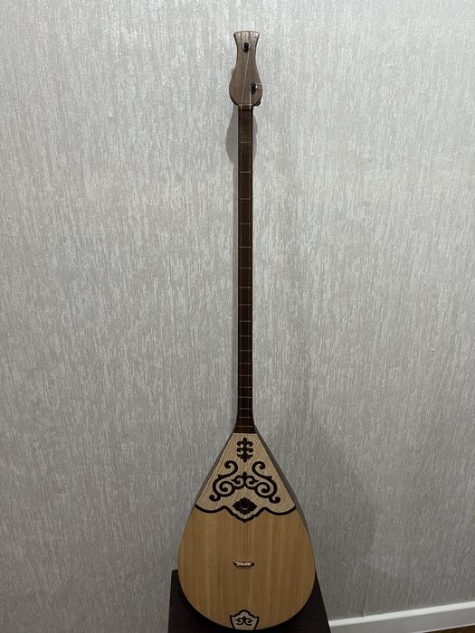 Домбыра-народный инструмент