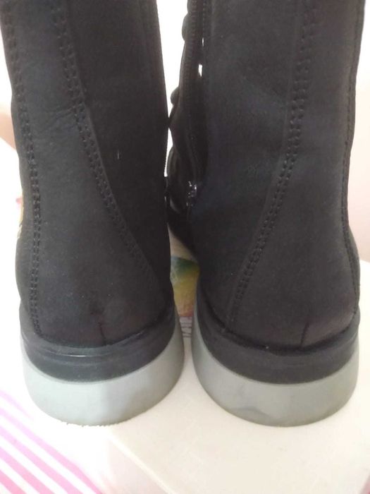 Vand ghete dama din piele
