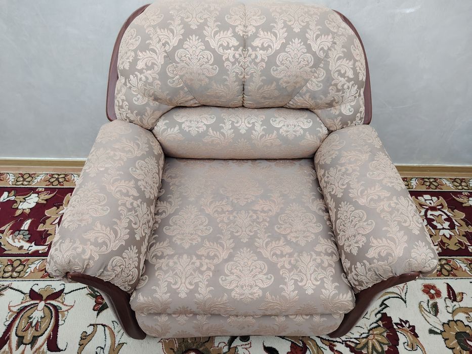 Диван,  софа и кресло