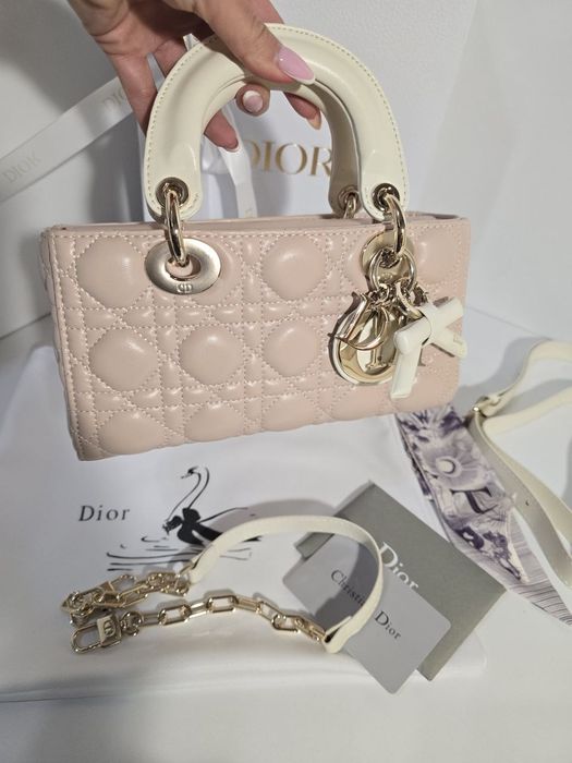 Налична чанта Dior D-Joy