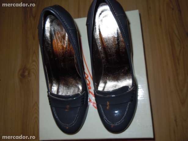 Pantofi stiletto noi