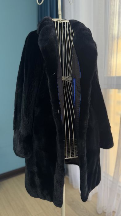 Шуба норковая (продаю)